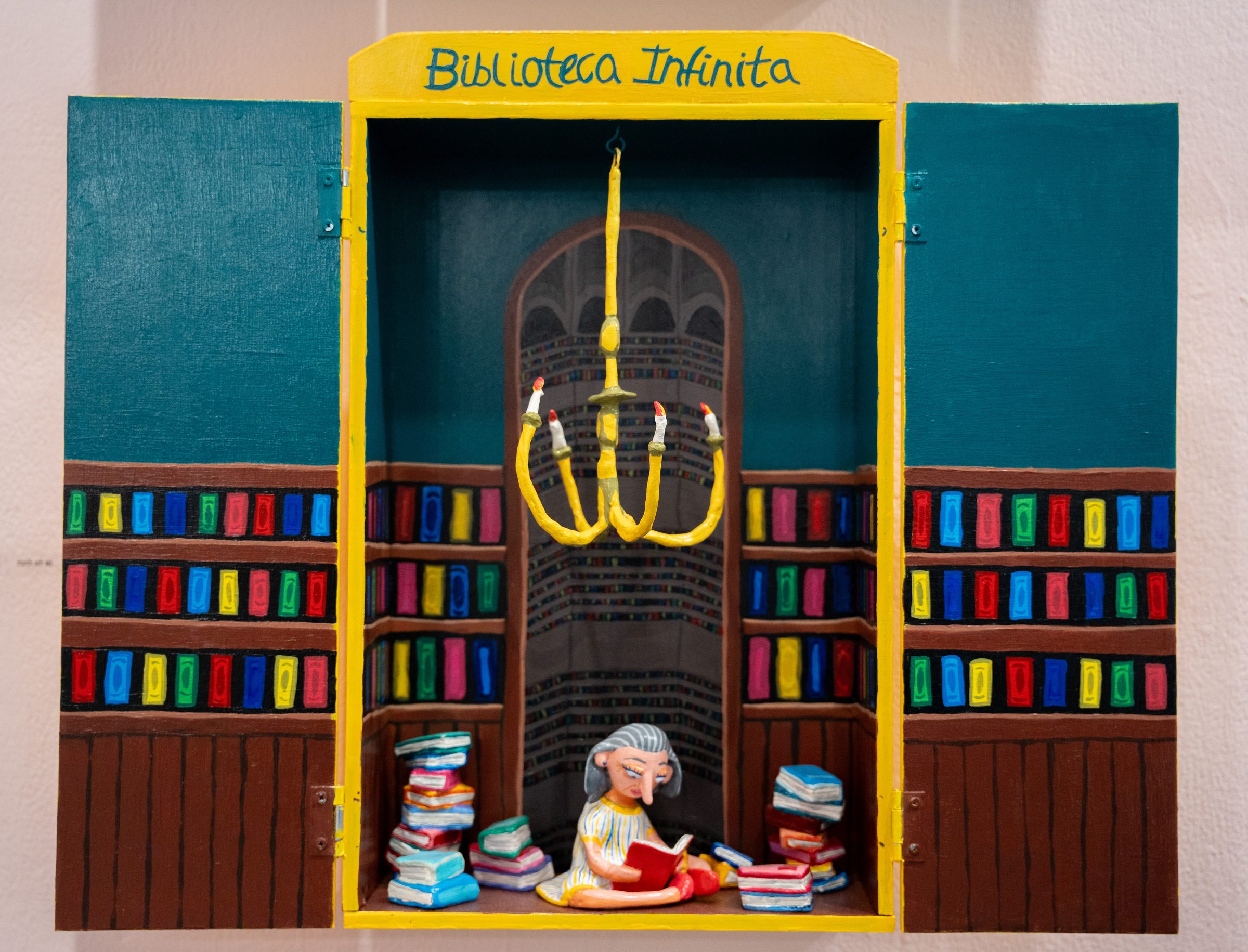 Library box, detail view